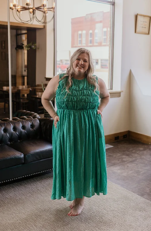 Clearance Items MASYN GREEN TEXTURED MIDI DRESS