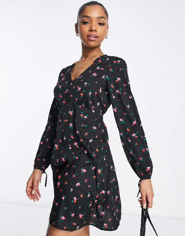 Bonus Savings V-Neck Mini Empire Tea Dress in Black Pattern