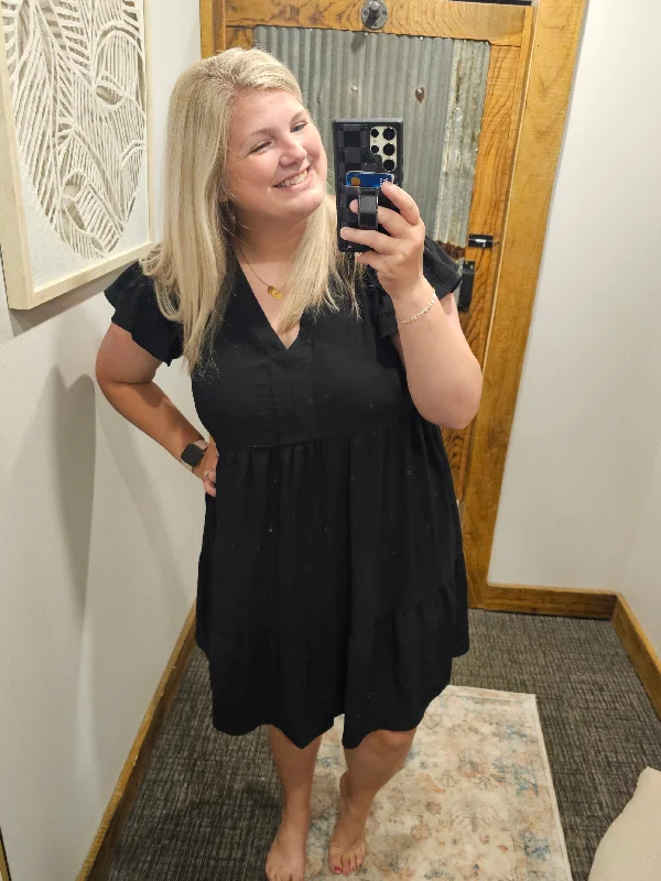 Blowout Deals BAYLEE CURVY BLACK RUFFLE SLEEVE SHORT DRESS