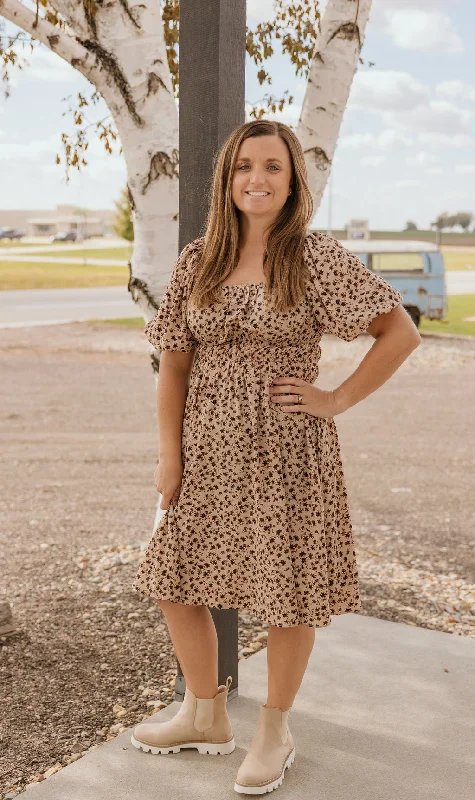 Limited Time WINNIE CURVY/REG FLORAL DRESS WITH PUFF SLEEVES