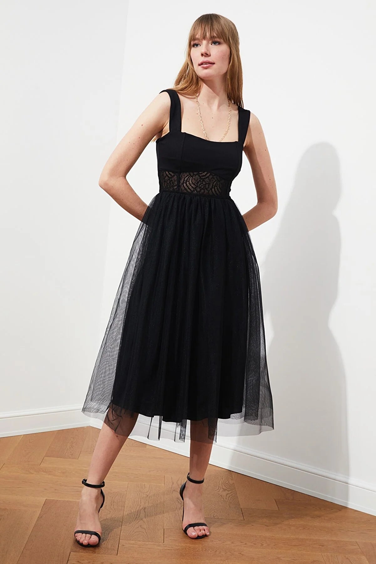 Deal Dash Black Lace Detailed Underwire Dress