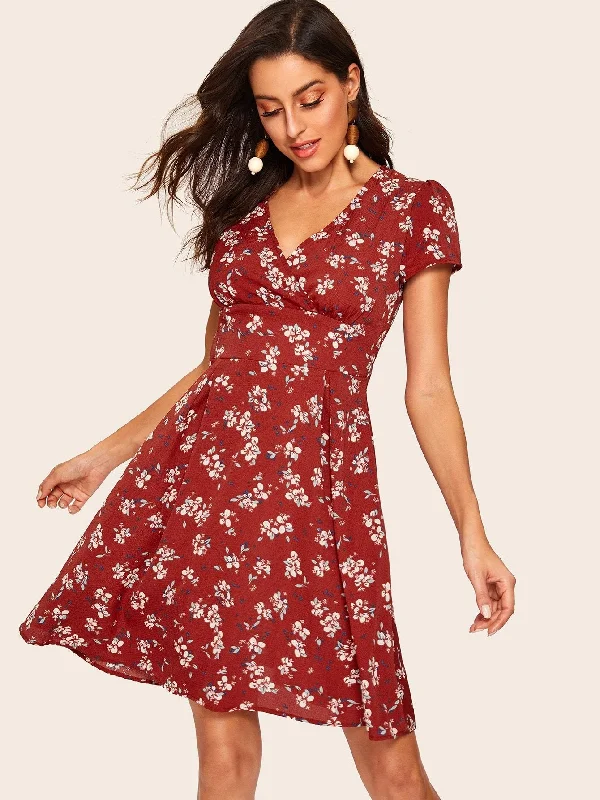 Special Offer 60s V Neck Ditsy Floral Fit & Flare Dress